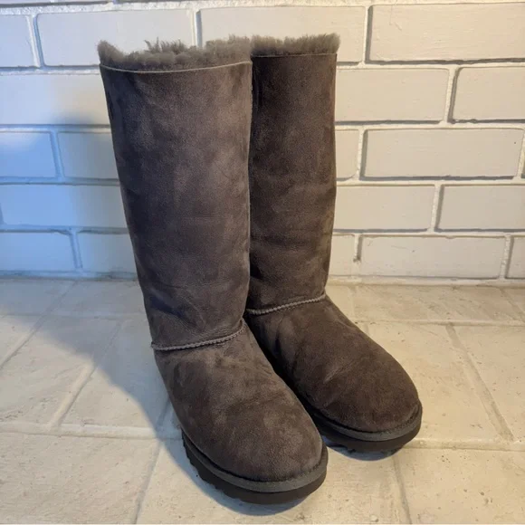 UGG Women's Bailey Bow Winter Boot Size 8 UGG S/N 1007308 - Picture 2 of 11